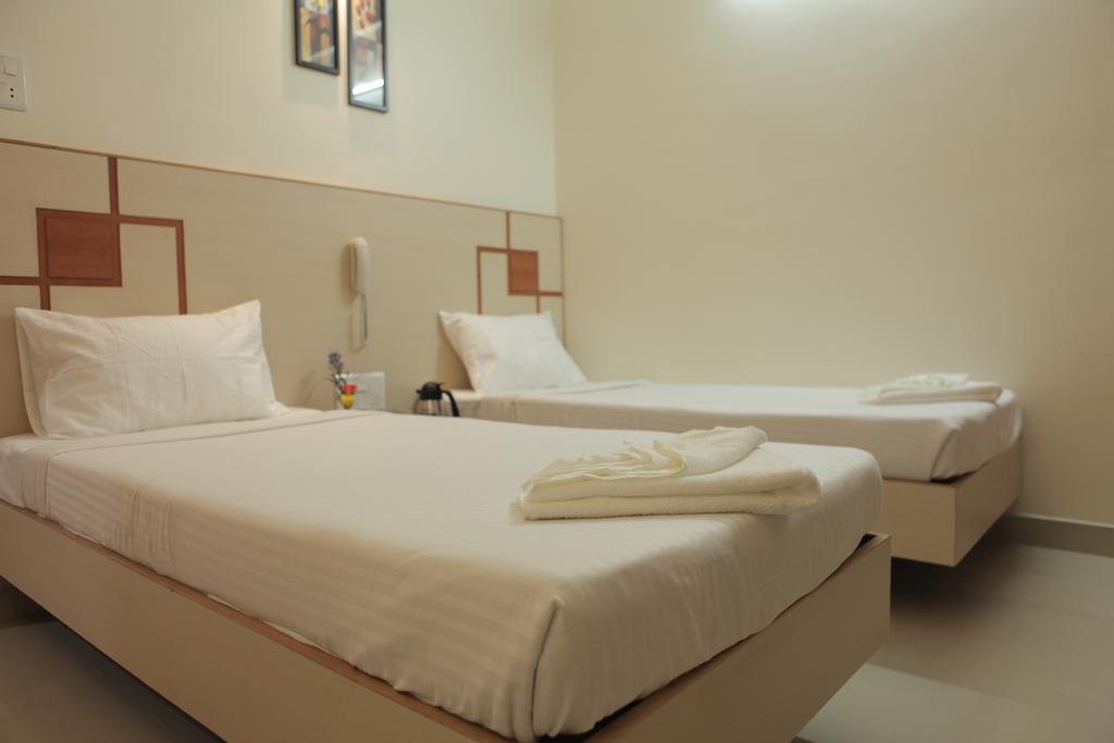 Hotel Our Nest Hyderabad Exterior foto